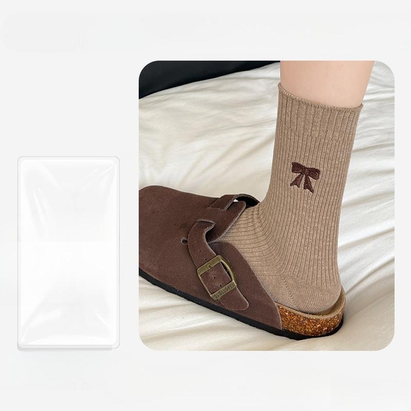 Female Autumn and Winter Sweet Everything with Bow Embroidery In The Tube Pile Socks