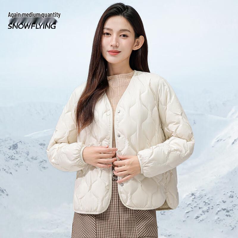 

Женский легкий пуховик с капюшоном XueZhongFei 170/92A