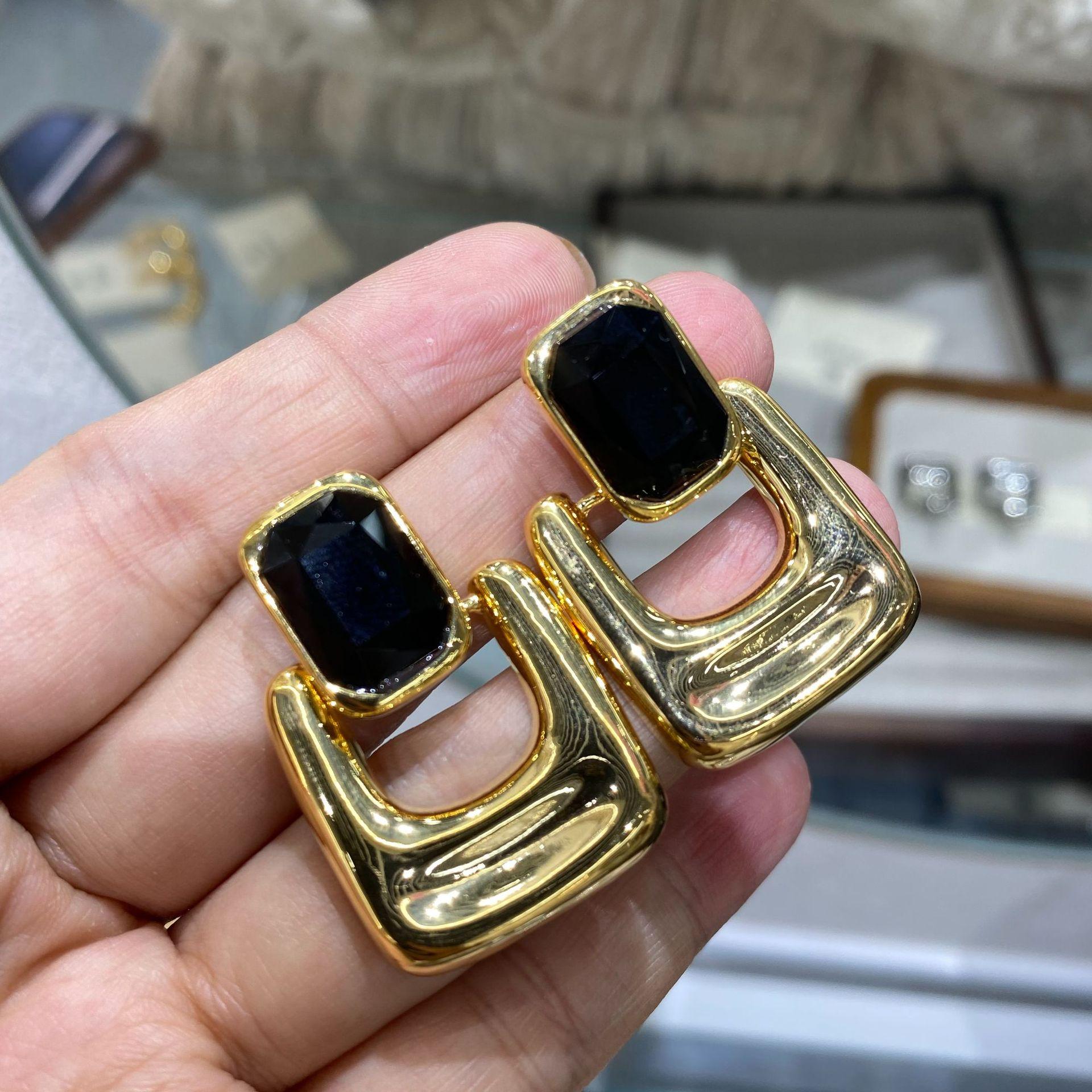 

French Retro Light Luxury Premium Mirror Metal Geometric Square Gemstone Earrings Fashionable Temperament Celebrity Style Earrings
