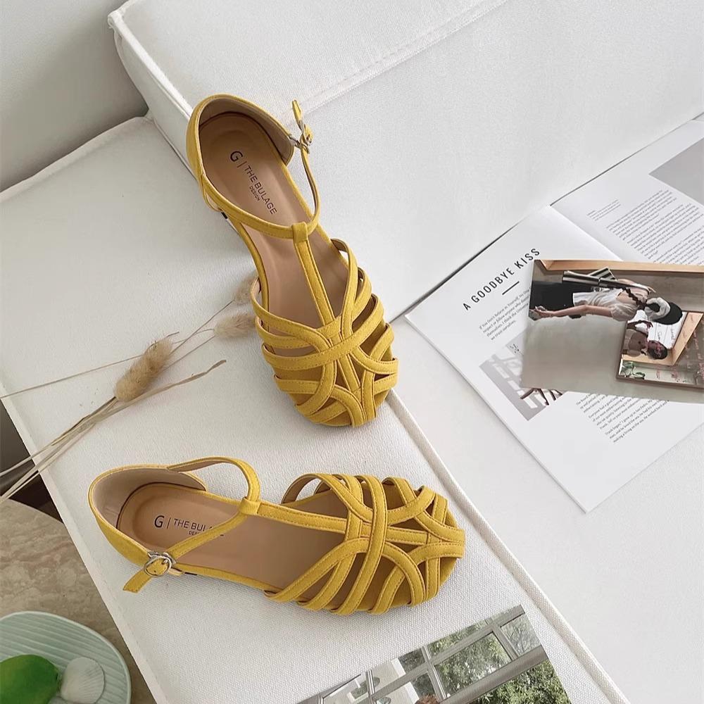 fanGui~ Retro flat-soled Roman sandals for women's outer wear 2025 summer new hollow-woven T-shaped casual women's shoes