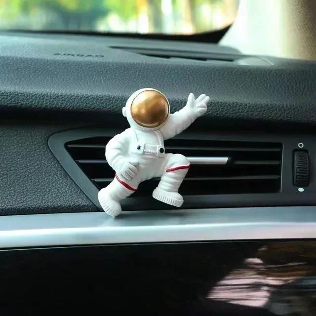 Universum-Planeten-Form Astronaut Auto-Lufterfrischer Auto-Klimaanlage Steckdose Parfüm Clip Parfüm Auto Dekoration Ornamente