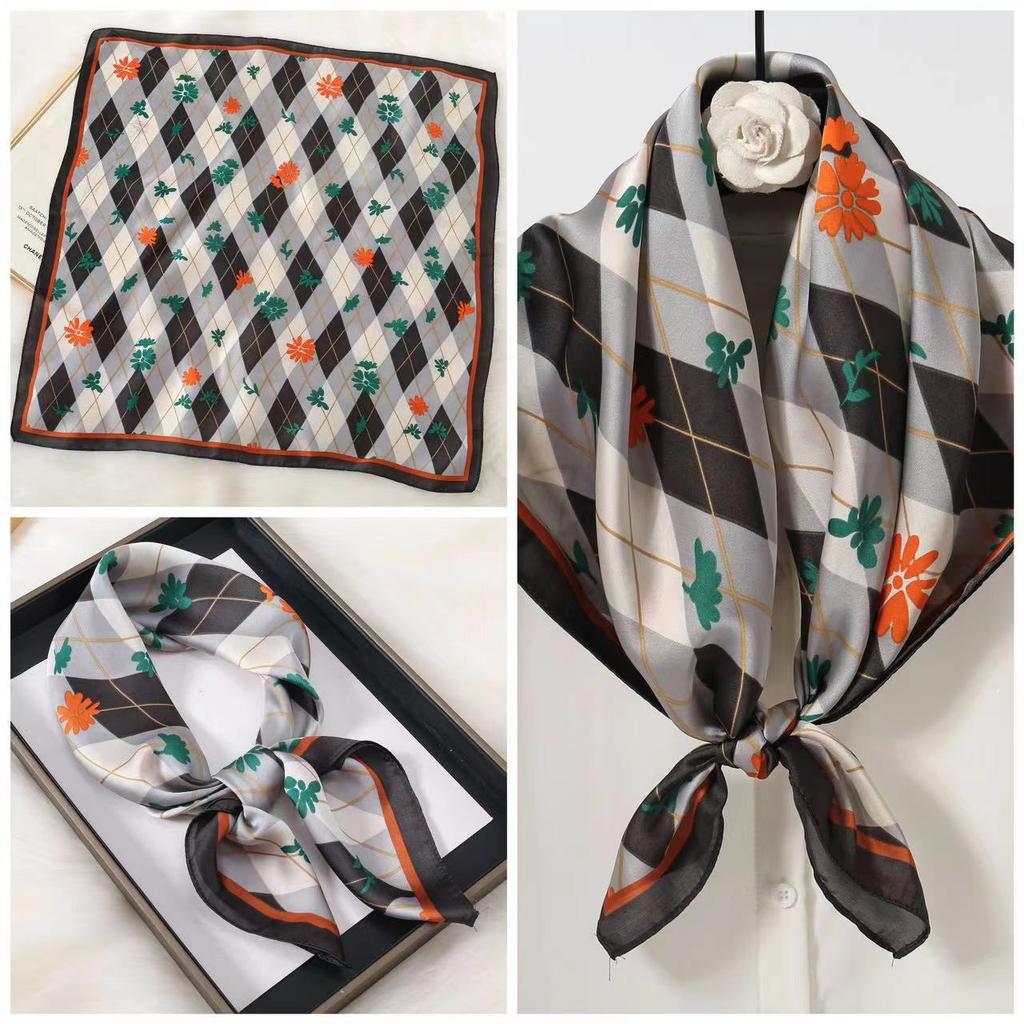 Eleganti Foulard di Seta da Donna Con Centinaia di Camicie, Assistenti di Volo, Decorazione Professionale, Protezione del Collo, Foulard, 70 Foulard Quadrati Piccoli.