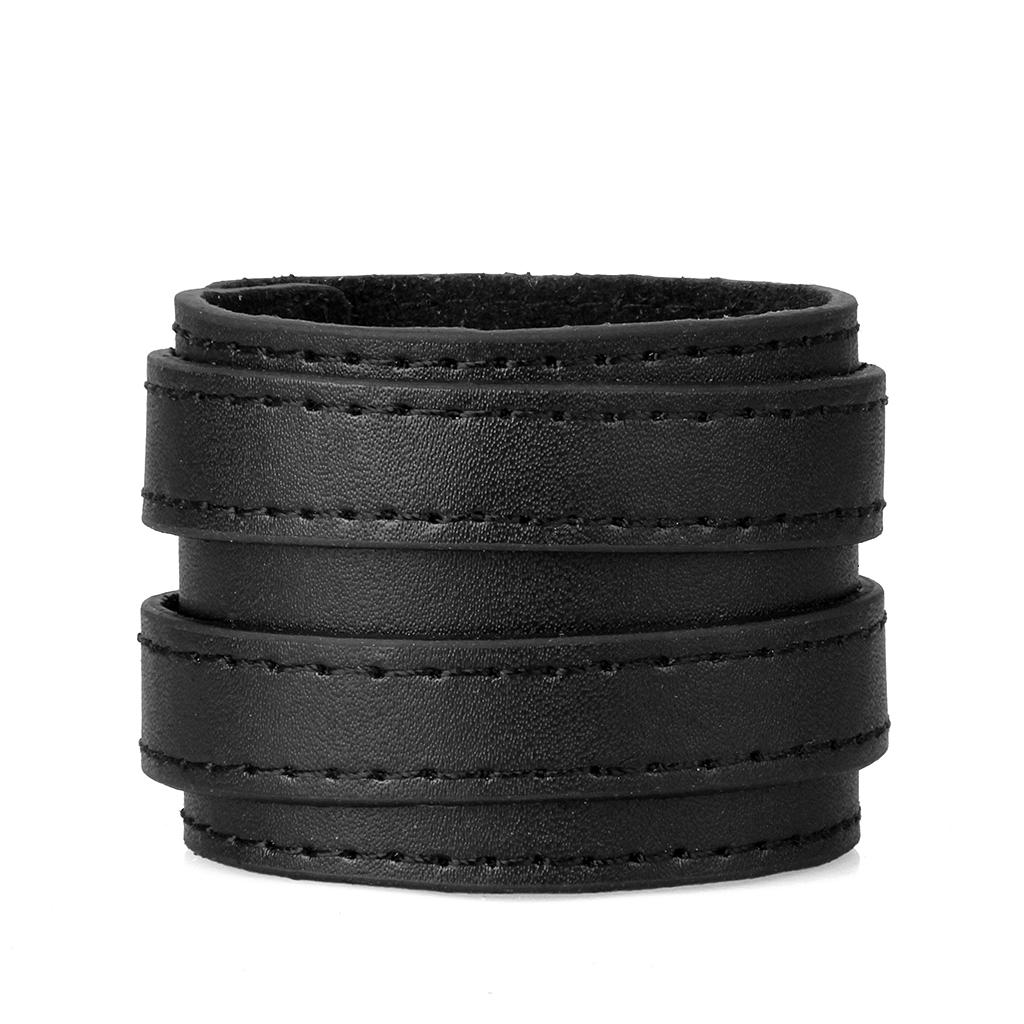 Манжет мужской спортивный. Черный мужской браслет широкий. Широкий черный кожаный браслет. Кожаные чёрные широкие браслеты мужские. Напульсник кожаный мужской.