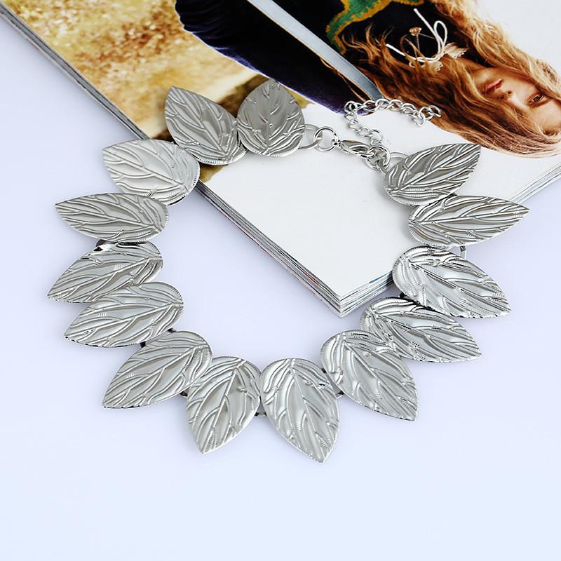 

Leaf Necklace Metal With Fringe Design For Teen Fashion And Party Accessories серебряный