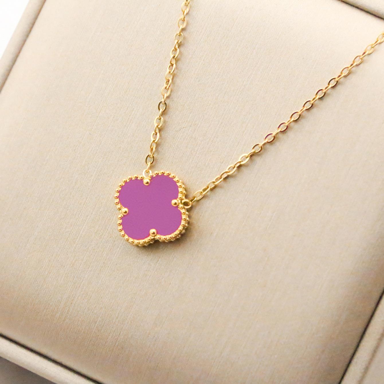 

Женское простое ожерелье из титановой стали с двухсторонним кулоном в виде четырехлистного клевера, 15 мм, цепочка-колье из титановой стали, украшение от интернет-звезды