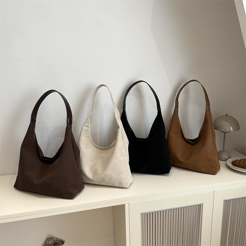 New Autumn and Winter Large Capacity Simple Shoulder Bag for Women Fashionable and Versatile Underarm Bag Temperament Gentle Commuter Tote Bag