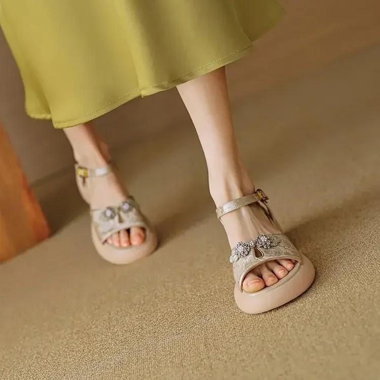 Women's new platform sandals with pearl block heels and high heels are new Chinese style shoes zapatos
