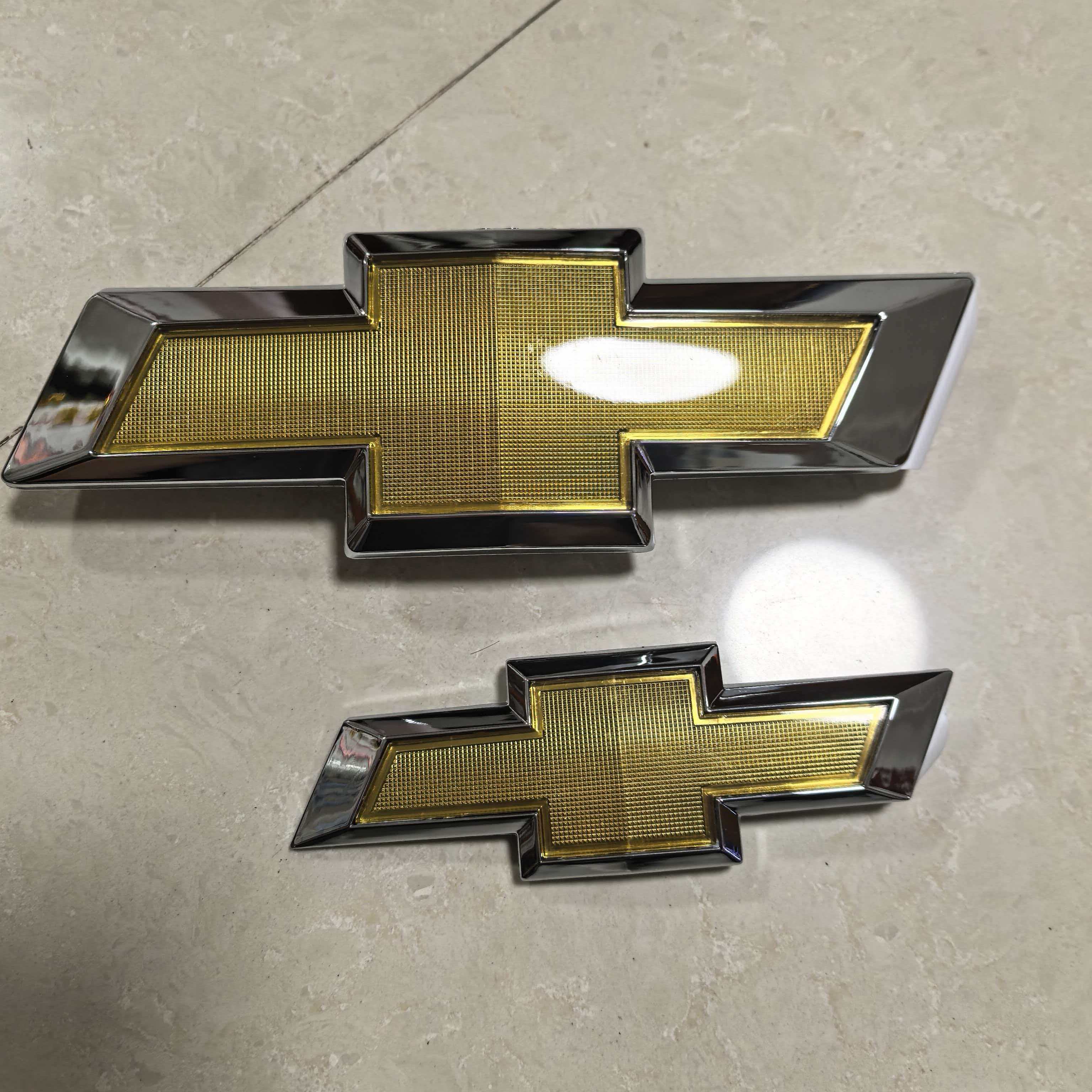 Chevrolet Captiva 2012-2017 priekš Chevy emblēmas
