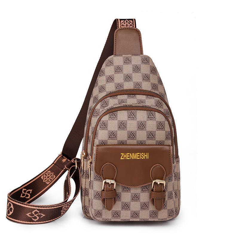 

Жіноча нагрудна сумка через плече з поліуретанової м’якої шкіри. Сумка через плече з принтом коричневий