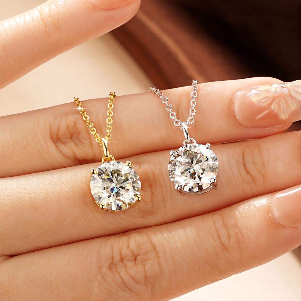 2026 New Minimalist Hip Hop Elegant Fashion Shiny Moissanite V-Neck Collarbone Chain Simple Solitaire Pendant Necklace for Women