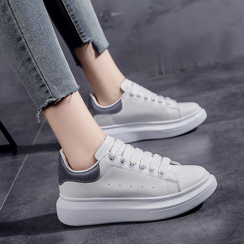 2025 new spring versatile little white shoes female students Korean version platform women's casual shoes Internet celebrity women's shoes basic white