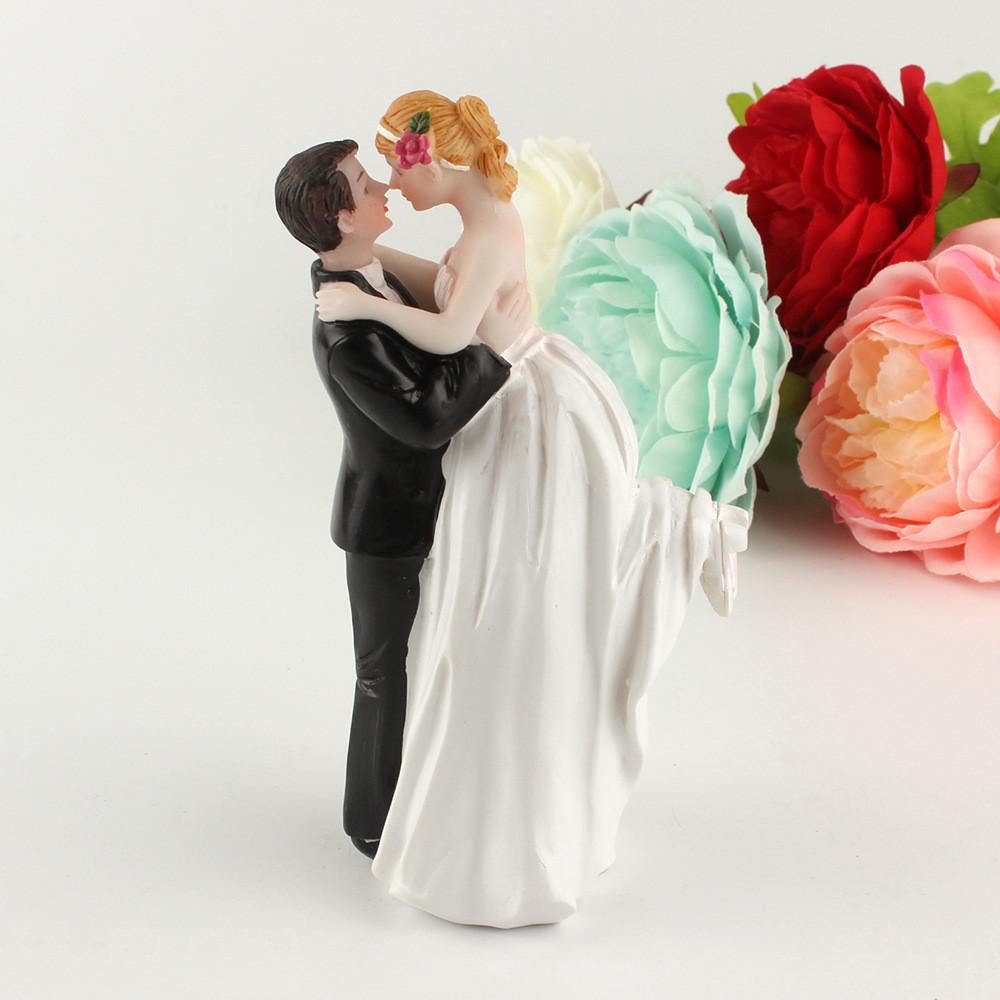 Western Style Cake Topper With Resin Bride And Groom Figures For Wedding Party Decor
