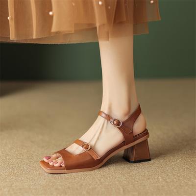 Mode 2025 Nieuwe Zomersandalen Dames Vierkante Neus Schoenen Dikke Hak Open Neus Retro Sandalen voor Dames Handgemaakte Splitleder Dames Sandalen