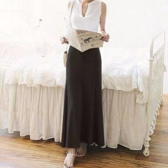 Korean-Style Plus Size Gray Midi Skirt for Women - Summer 2024, Elastic High Waist, Thin Drape A-Line Design with Large Swing.