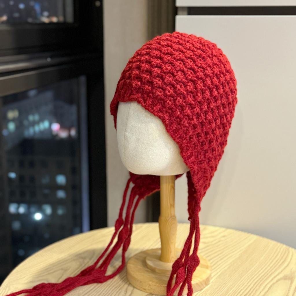 New Hand-knitted Tassel Pom-pom Wool Hat for Women, Autumn and Winter Warm Ear-protecting Knitted Hat with Straps, Trendy Pullover Hat