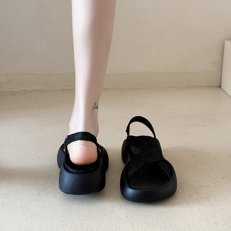 

[Youshilai] Cool slippers women s summer outer wear with skirt 2025 new platform casual beach sandals 40