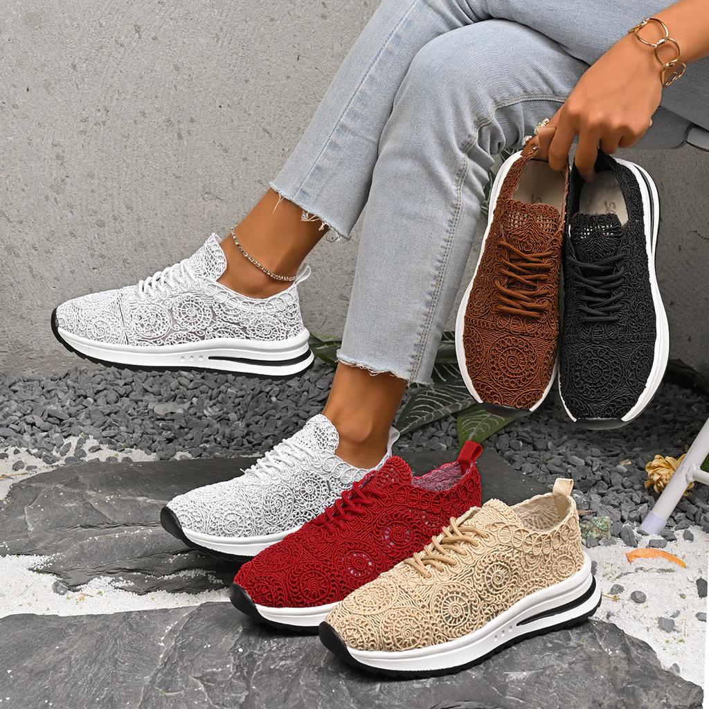 Fashion 2025 New Women Sneakers Breathable Fashion Trainers Plus Size Women Sneakers Mesh Fabric Lace Up Women Shoes Zapatos De Mujer