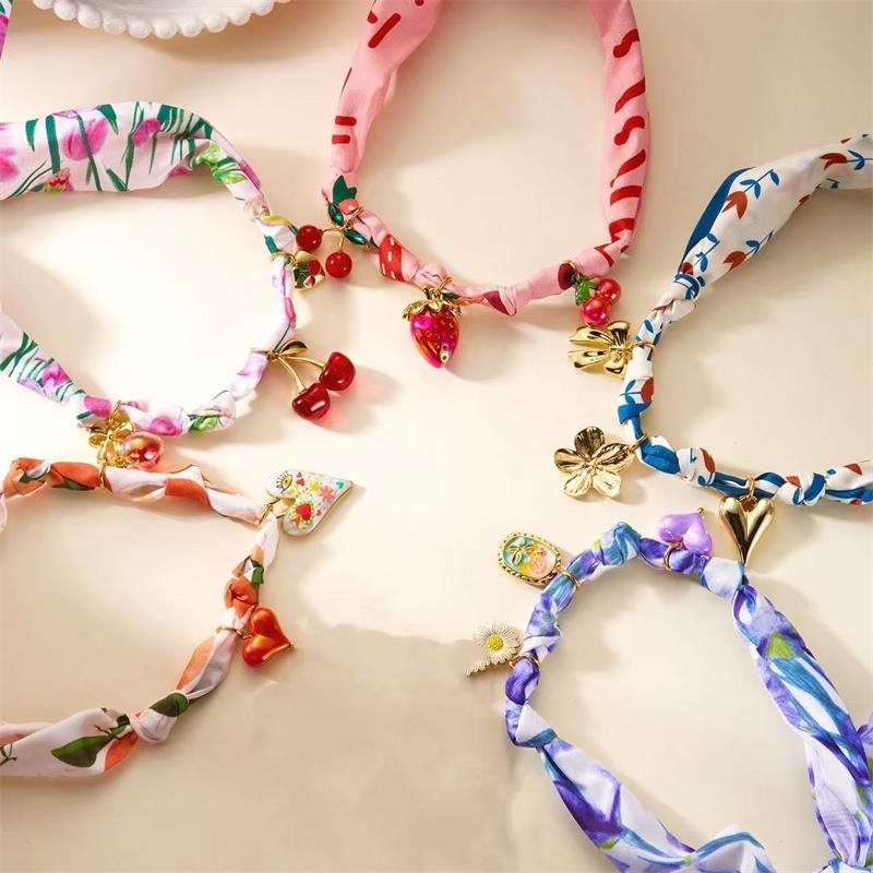 Bohemian Style Satin Bandana Scarf Necklace Vintage Flower Heart Bow Cherry Charm Scarf Pendant Fashion Women Jewelry Accessory