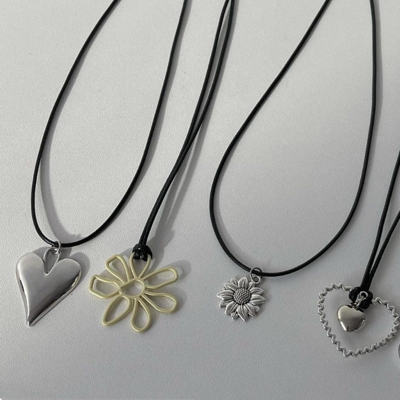 Delicate Tiny Bead Chain Choker Dainty Flower Pendant Necklace Simple Y2K Necklaces Everyday Jewelry for Women Girl