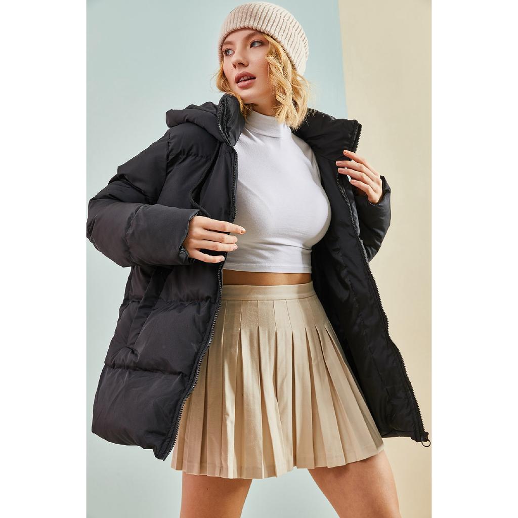 Langer Puffermantel mit Kapuze für Damen und Spitze