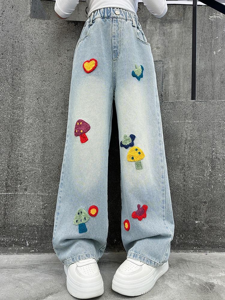 

Girls 2025 Wide-Leg Jeans: Trendy Straight-Leg Trousers for Spring and Autumn. Suitable for Middle and Big Kids. 130 cm