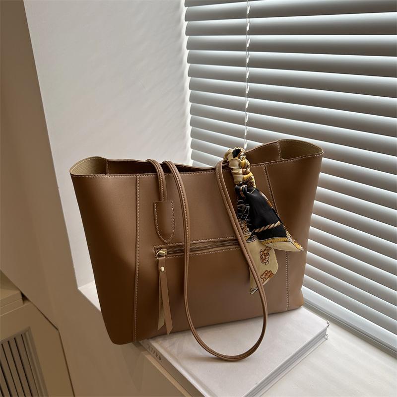 New Tote Bag Hand Bag Large Capacity Solid Color Simple Shoulder Armpit Bag Commuting Versatile