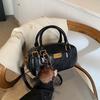 Small Bag Women's Autumn and Winter New Versatile Retro Shoulder Messenger Bag Fashionable Portable Pillow Bag