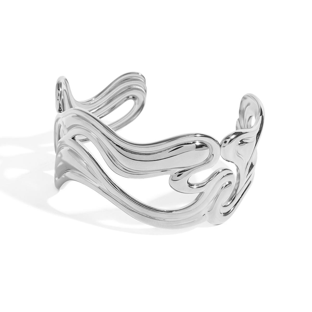 

Designer Luxury Ripple Hollow Fashion Bracelet for Women and Girls High Quality Big Cuff Bangles Jewelry Accessories срібний