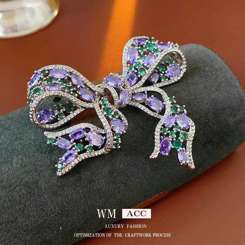 

Zircon Hollow-Out Shiny Bow Brooch Elegant & Creative Floral Pin for Women Winter Autumn Accessories Luxury Fashion Gift 1set