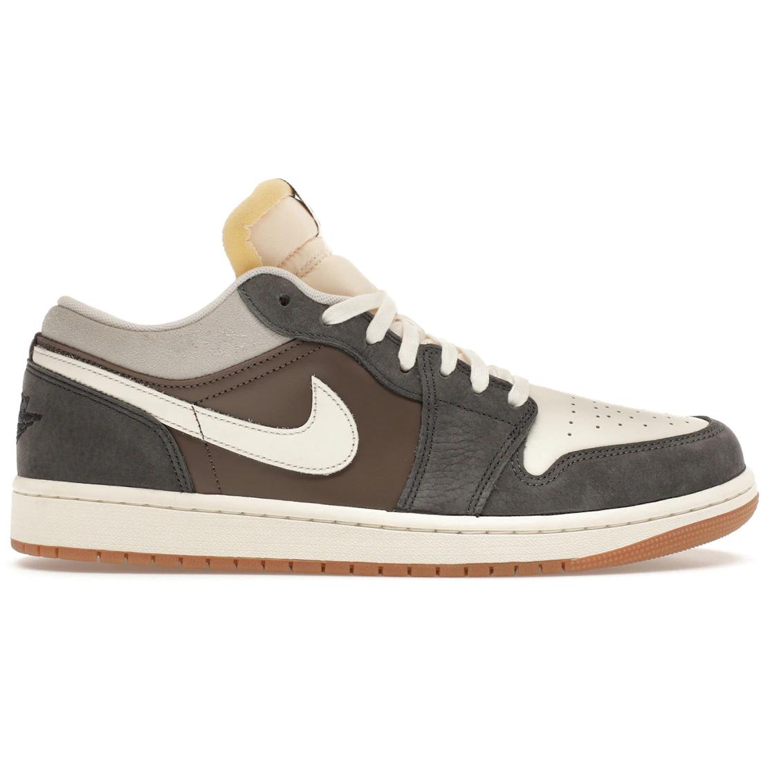 

Кросівки Jordan 1 Low SNKRS Day Korea Сорока (2023)(FD0399-004) 36