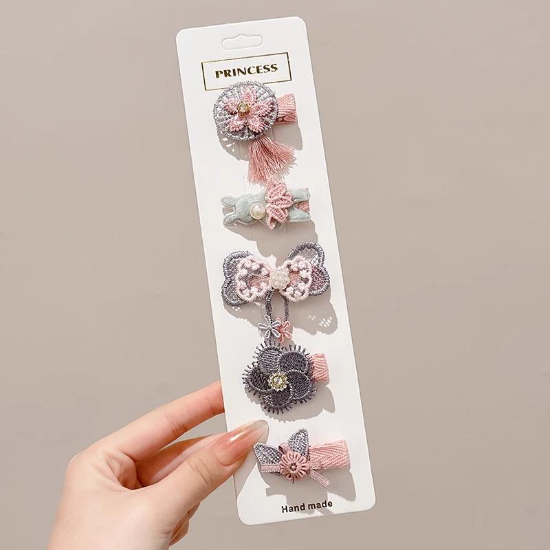 Retro Cute Baby Hair Clips – Gentle Fabric Flower Headwear for Girls