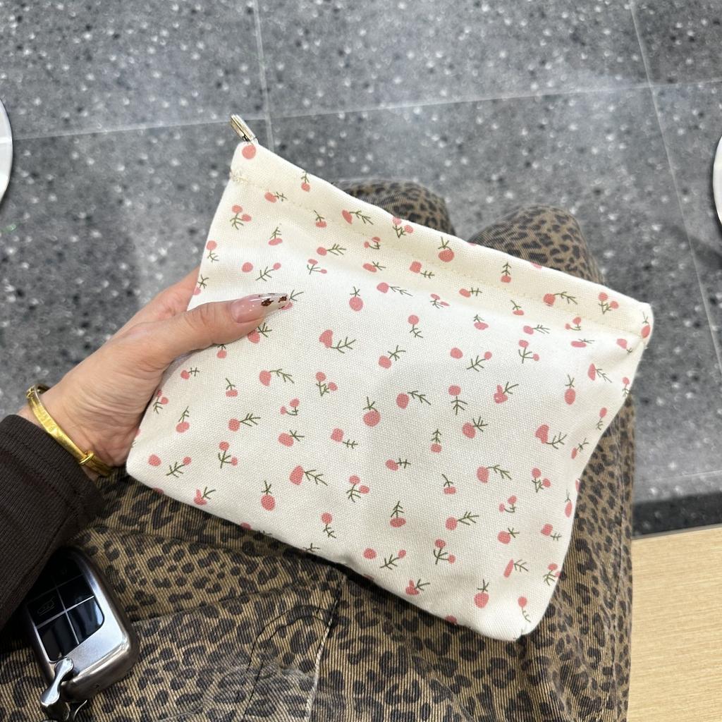 Handle Cute Little Flower Canvas Cosmetic Bag Women's Simple Portable Large-capacity Skin Care Product Handbag