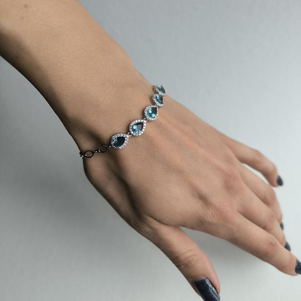 Silver Bracelet with London Blue Topaz, Item Weight 6.08 G (2181675)