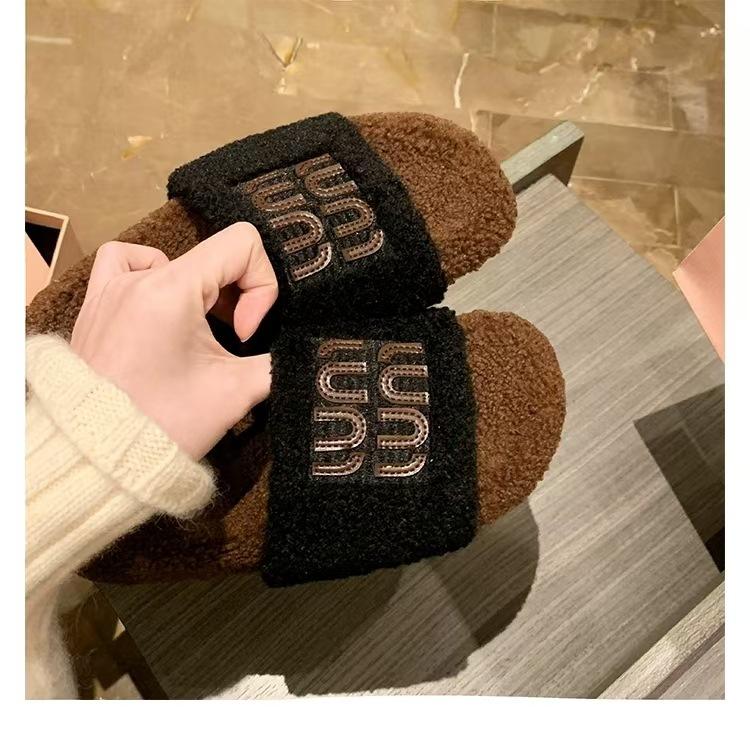 

Grape mother studiolee fashionable outer wear miu wind flat bottom outer wear one word with plush fluffy slippers autumn and winter 42 чорний