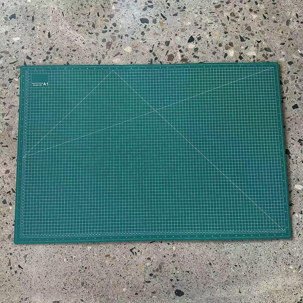 

A1-A6 Двусторонняя зеленая самовосстанавливающаяся подложка для резки, 2,3 мм, для бумаги, искусства и гравировки.