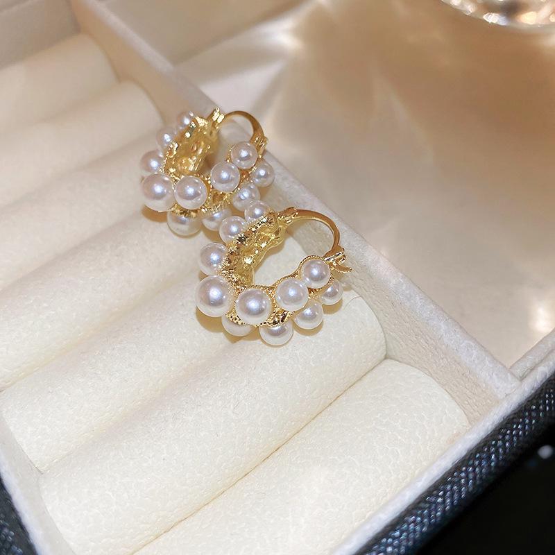 

Розкішні сережки-пусети з перлами у формі серця Срібна голка - Універсальні, Модні в придворному стилі