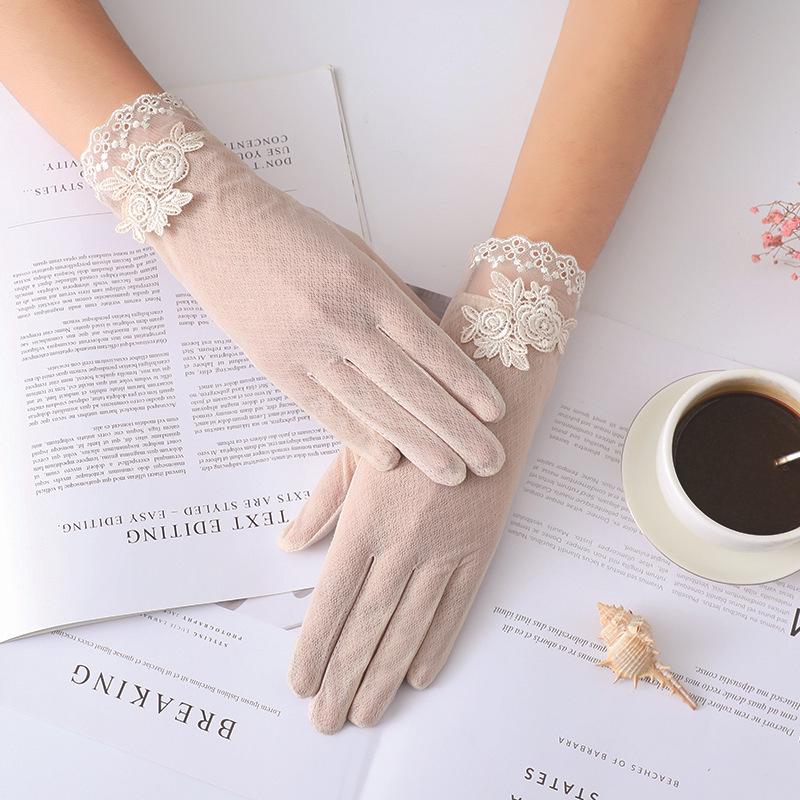 Women's Summer Lace Sunscreen Gloves - Thin, Breathable, Touchscreen, Elastic, Short Ice Silk for Driving and Riding.
