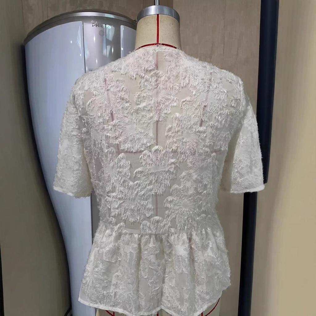 The New Women's Fashionable and Elegant Short-sleeved Shirt with A Bow for Ladies