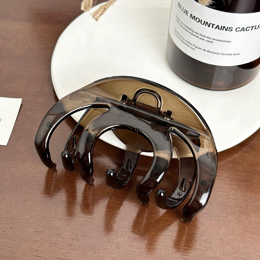 Stylish Large Hair Claw For Women Versatile Hair Accessory Perfect For All Occasions