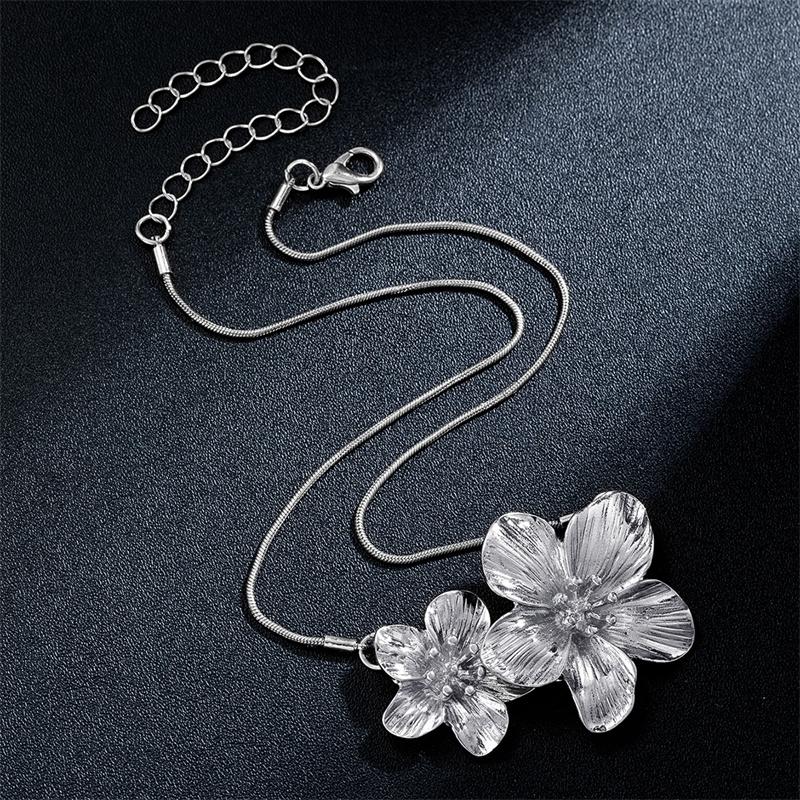 

Exquisite Elegant Two Flower Pendant Necklace For Women Necklace Jewelry Suitable For Holiday Wedding