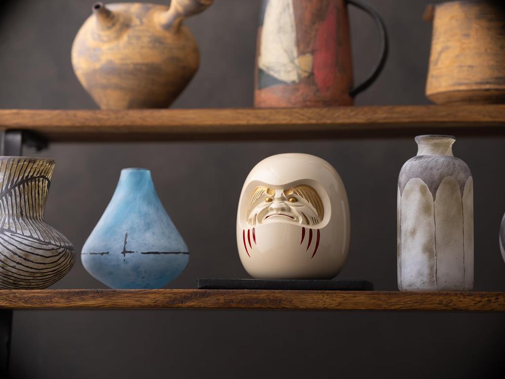 Gin-Yado White Daruma Figurine by Engaku Daishi, Takaoka Bronzeware (Daruma WH)