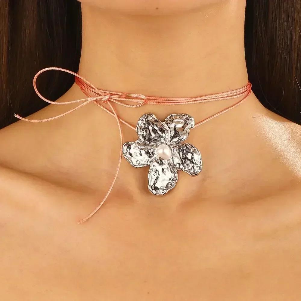 Exaggerated Three-dimensional Pleated Metal Flower Choker Collar Personalized Flower Necklace