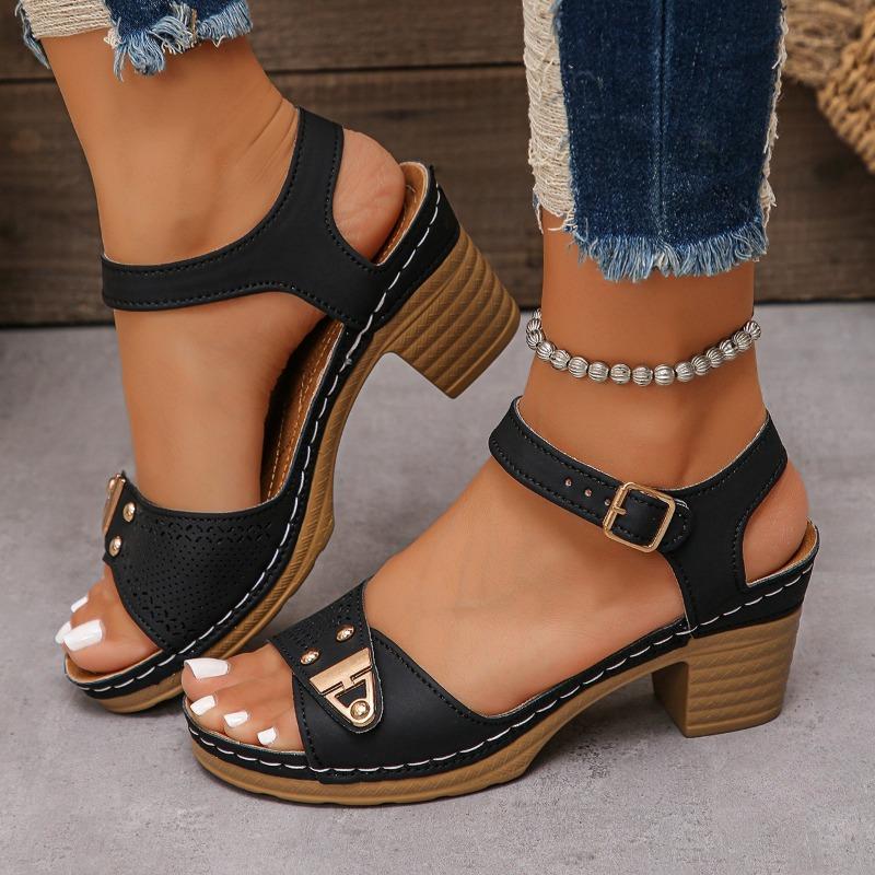 New summer European and American style chunky heel sandals for women, plus size, casual style.