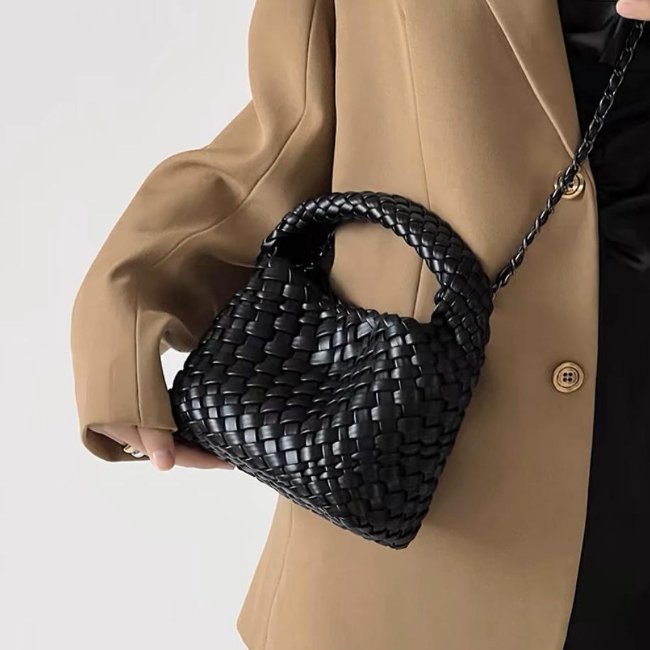 Hand-Woven Women's Summer Handbag: High-End Niche Design, Versatile for Shoulder and Vegetable Basket Style