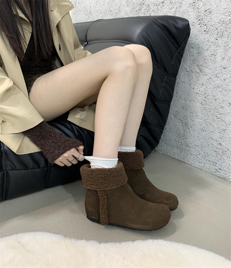 Inner heightening snow boots 2025 autumn and winter new Korean version plush short boots fluffy shoes