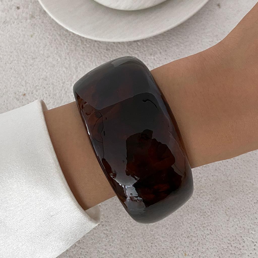 Salircon Vintage Punk Coffee Thick Irregular Resin Acrylic Bangles Women Geometric Metal Wide Bangle Bracelet Charm Jewelry Gift
