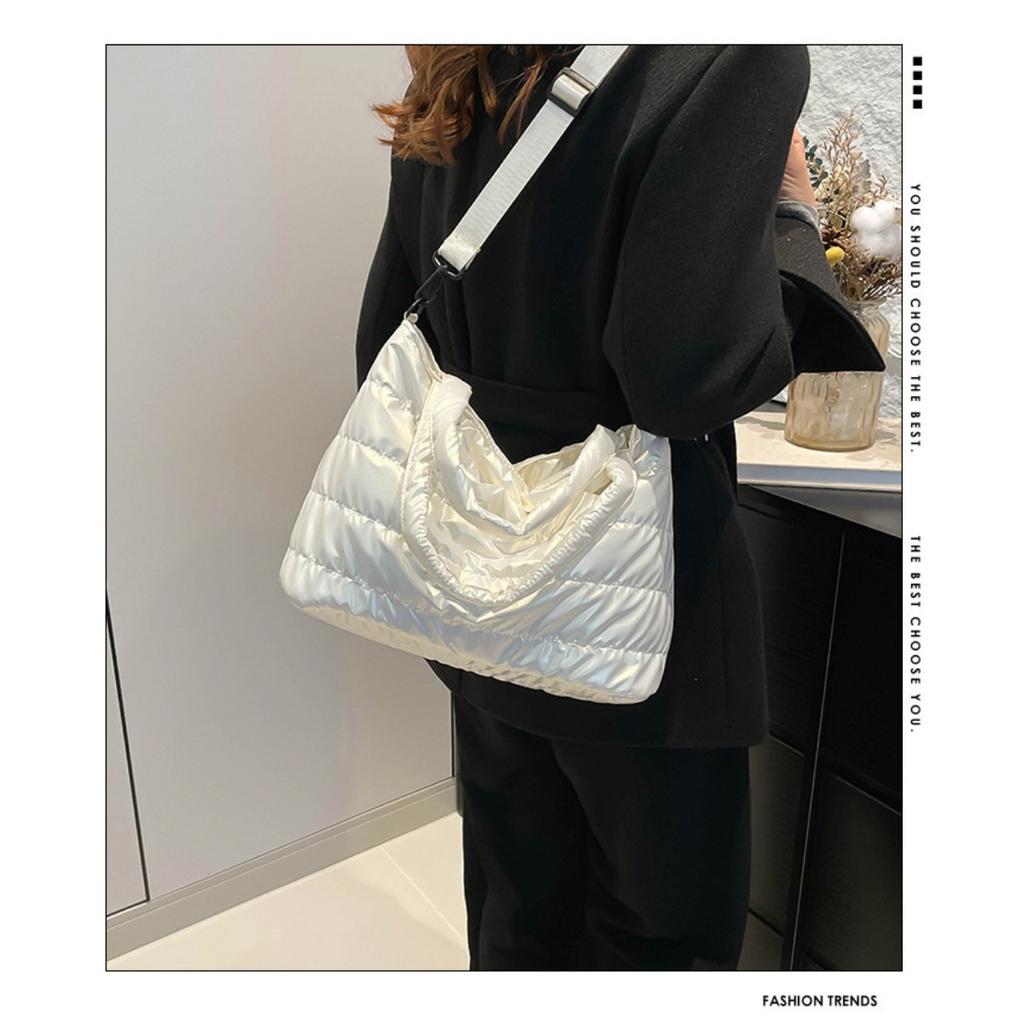 Bomullsvadderade Damväskor, Broderad Tråd, Rymdbomull, Handväskor, Axelväskor, Glansiga, Damer, Crossbody-väskor