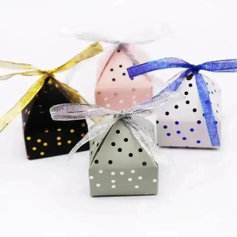 10Pcs European Style Hot Stamping Candy Box Creative Silver Hot Stamping Dot Pyramid Candy Box Wedding Chocolate Packaging Boxes