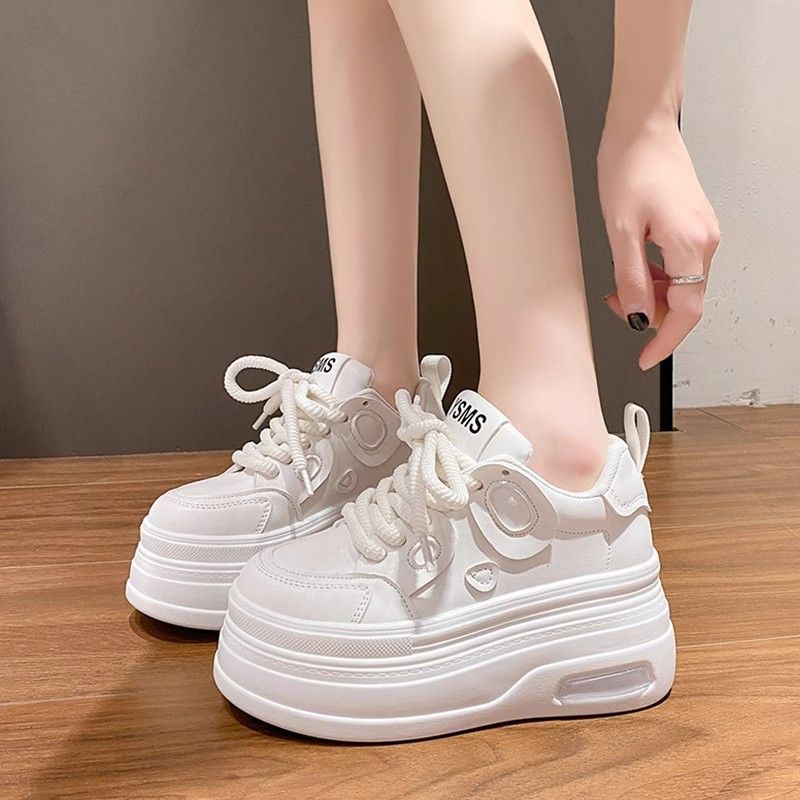 Little white shoes women's 2025 autumn and winter velvet thick-soled muffin shoes European station casual small man inner height increase dad shoes