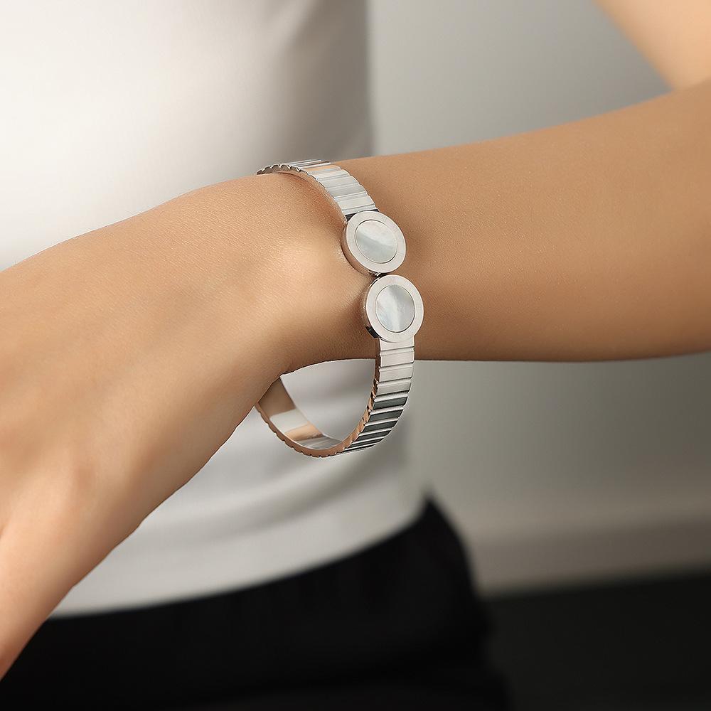 New Shell Inlaid Zircon Ladies' Bracelet Simple Elegant 316L Stainless Steel Plated Big Bracelet Jewelry